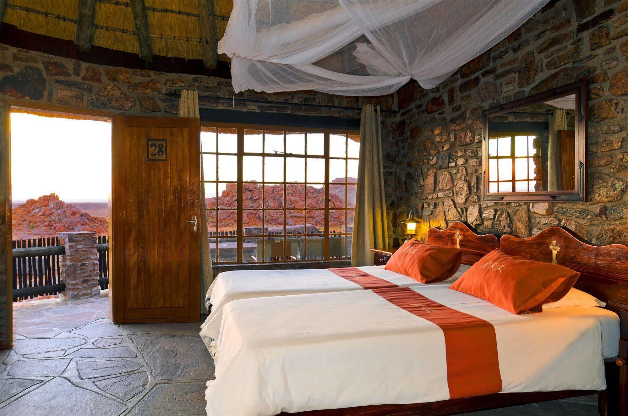 Gondwana Canyon Lodge Kanebis Екстериор снимка