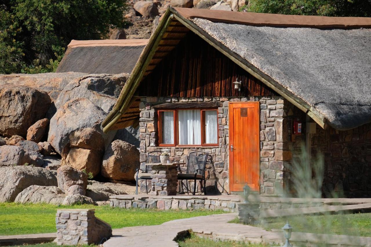 Gondwana Canyon Lodge Kanebis Екстериор снимка