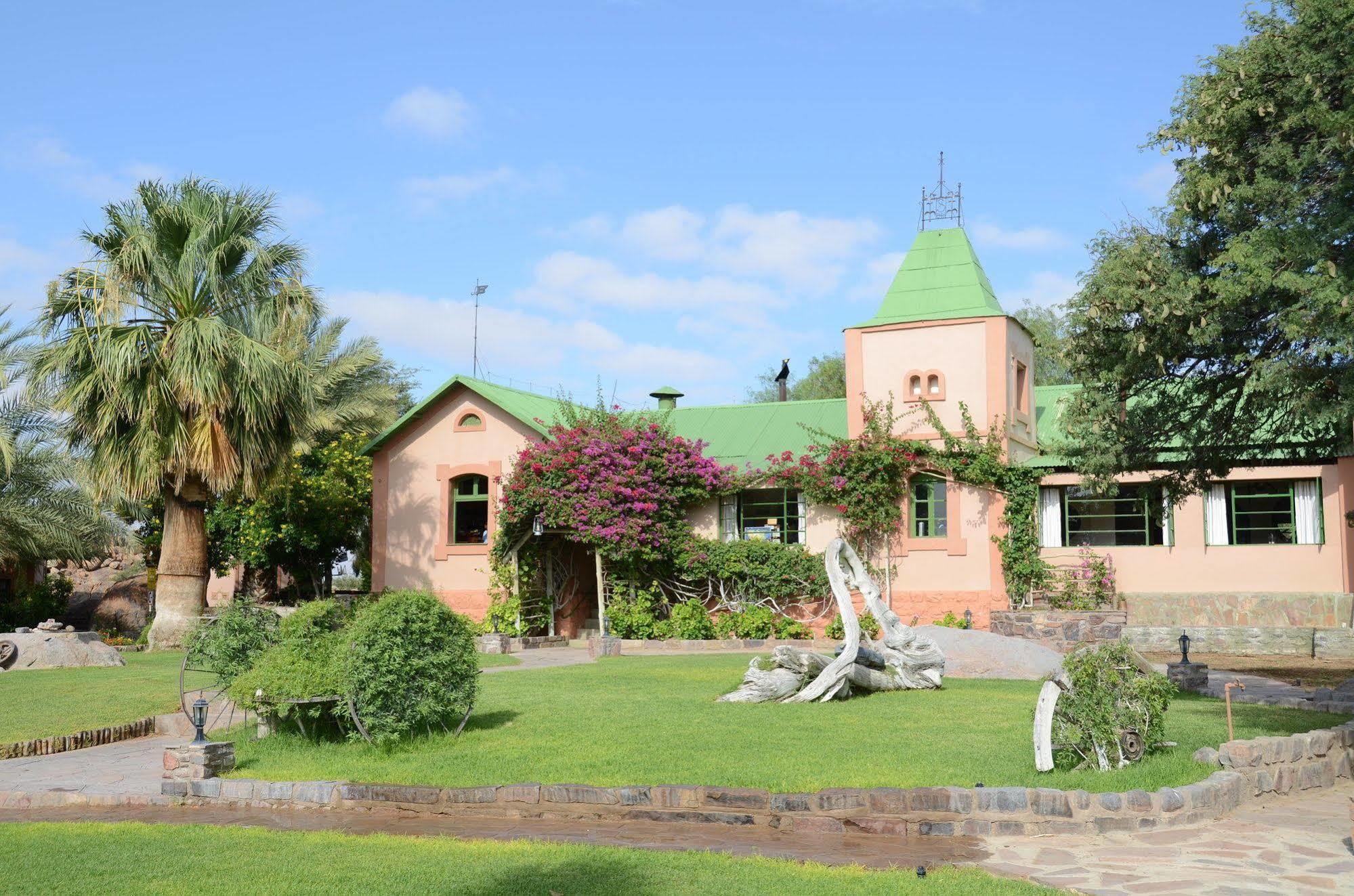 Gondwana Canyon Lodge Kanebis Екстериор снимка