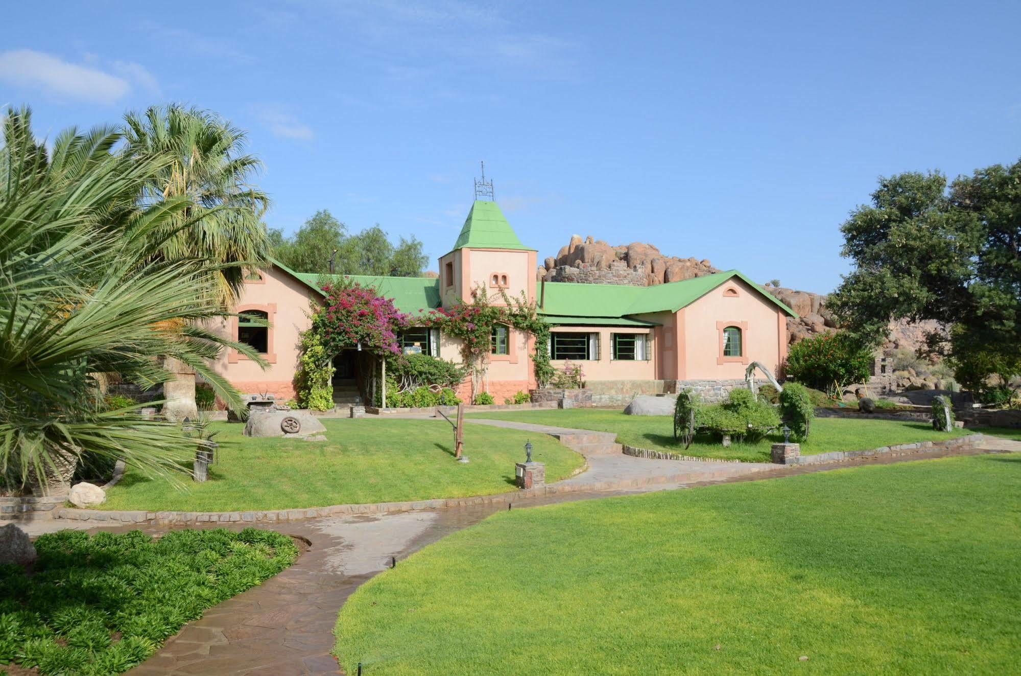 Gondwana Canyon Lodge Kanebis Екстериор снимка