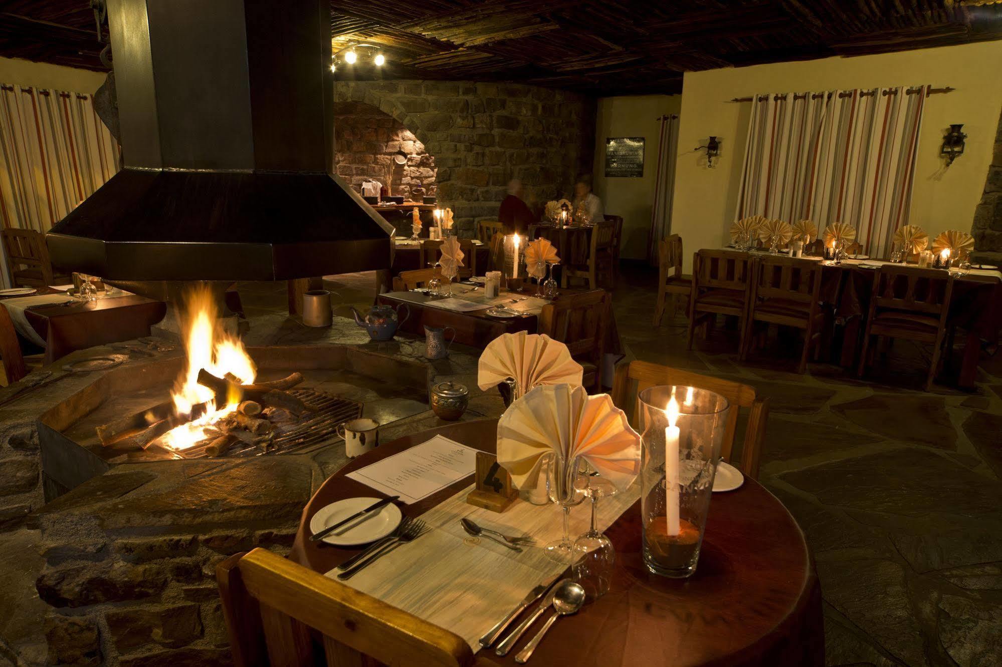 Gondwana Canyon Lodge Kanebis Екстериор снимка
