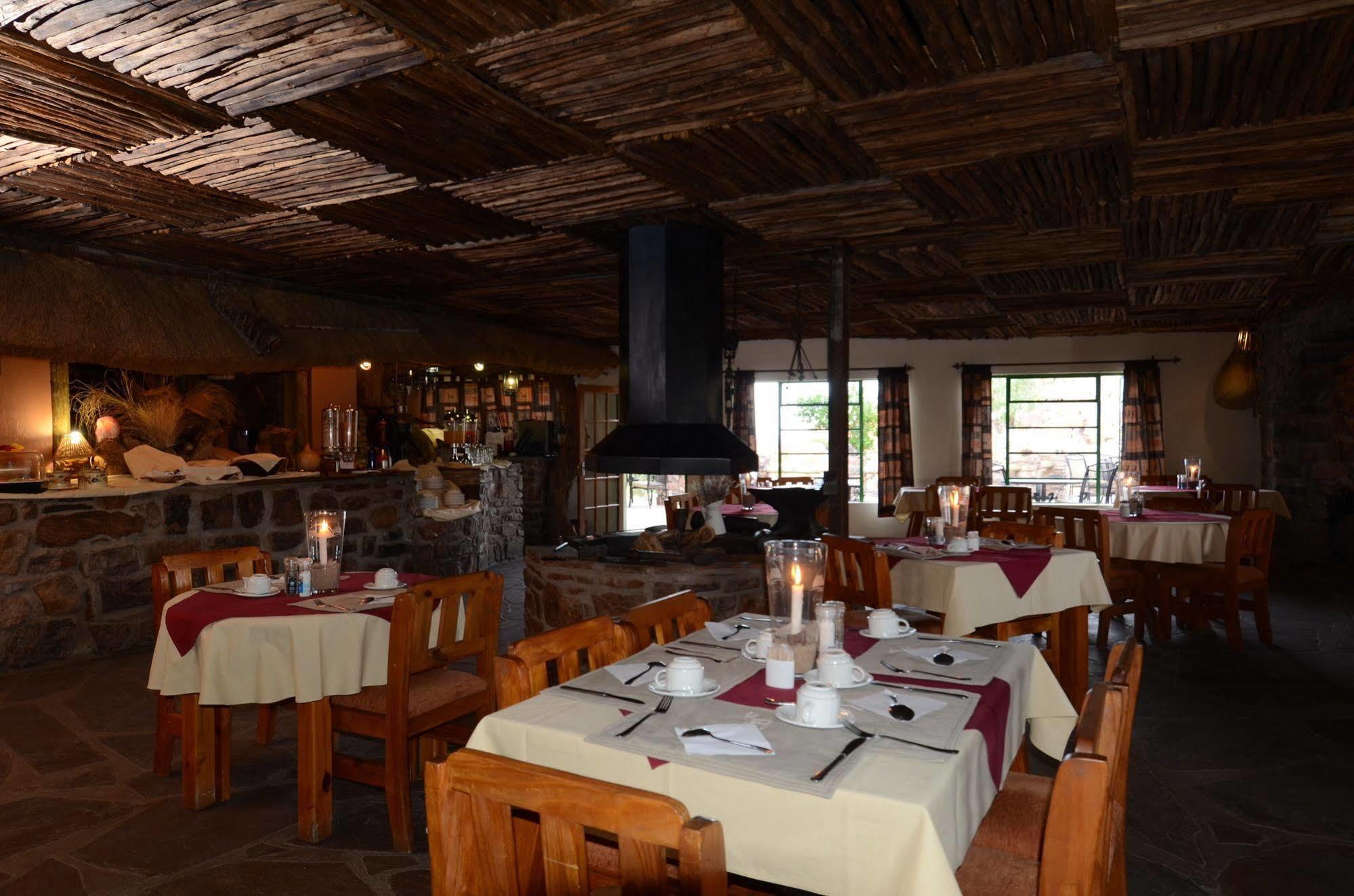 Gondwana Canyon Lodge Kanebis Екстериор снимка