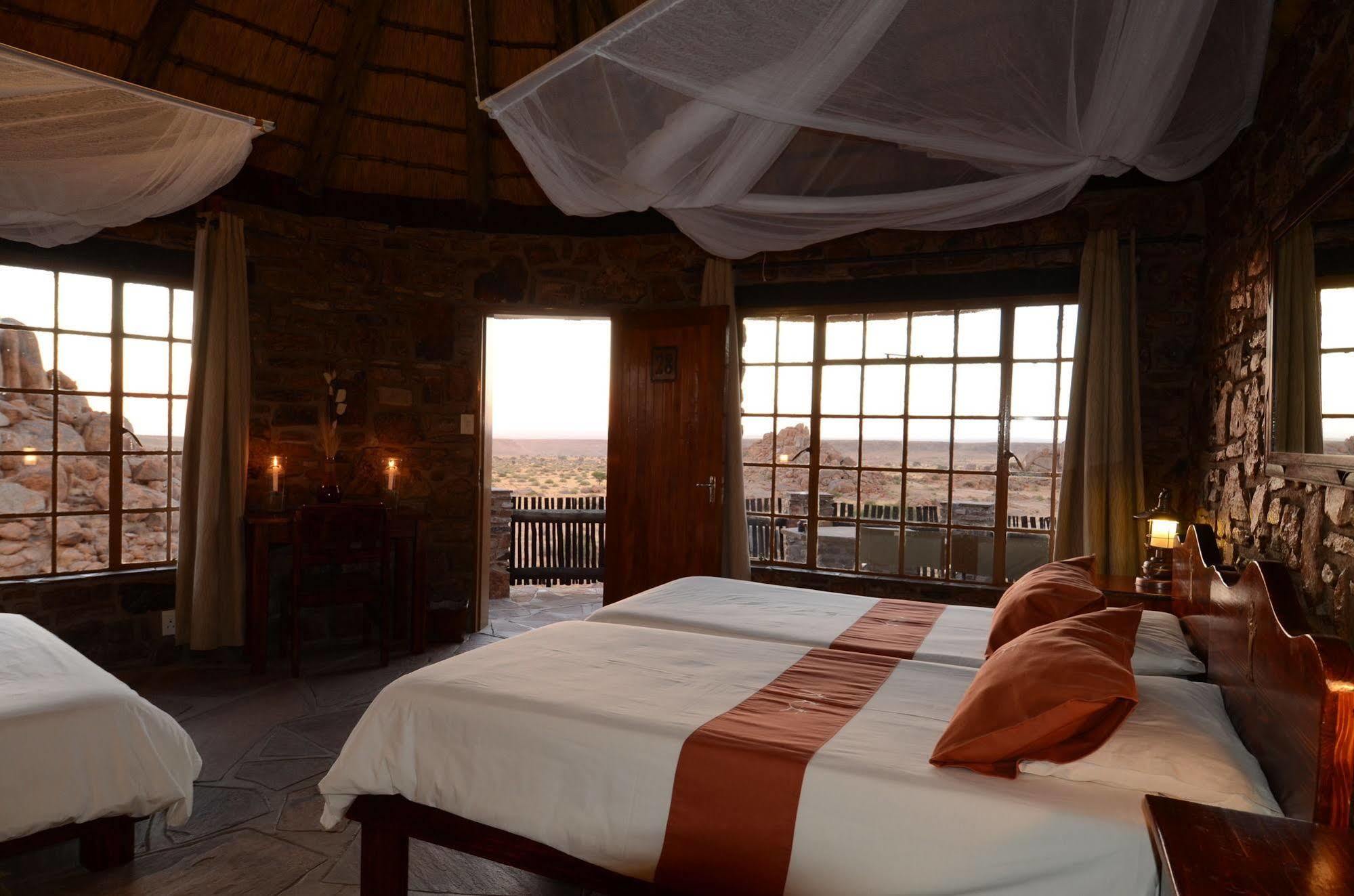 Gondwana Canyon Lodge Kanebis Екстериор снимка